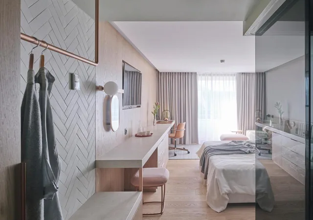غرفة بريميير بسرير فردي بشرفة، Swissotel Kursaal Bern 4/7