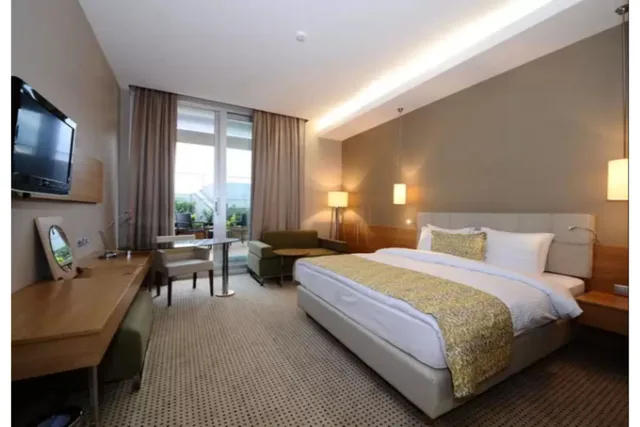 غرفة قياسية بسرير مزدوج أو سريرين منفصلين، Ramada by Wyndham Podgorica 1/1