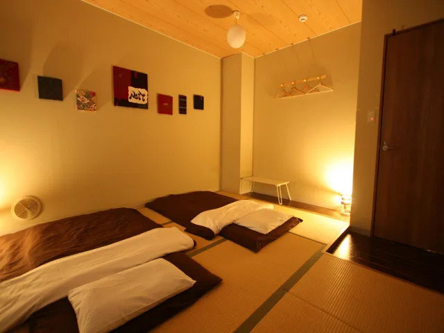 غرفة يابانية بفرشتي فوتون، Osaka Guesthouse Nest 1/1