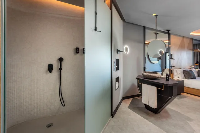 غرفة سوبيريور بسرير كينج بإطلالة على البحر، Hotel Faro, a Lopesan Collection Hotel - Adults Only 1/1