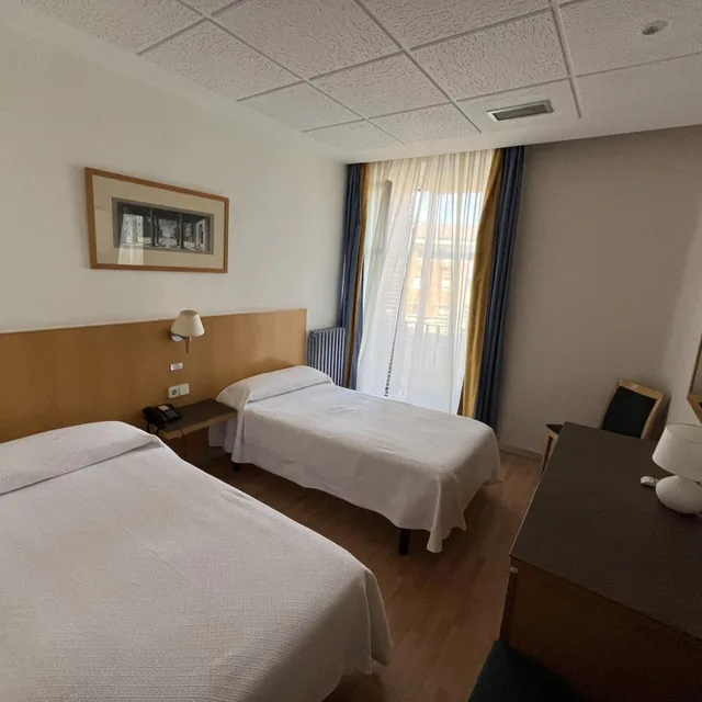 Room, Double or Twin Bed, Hotel Espana 2/7