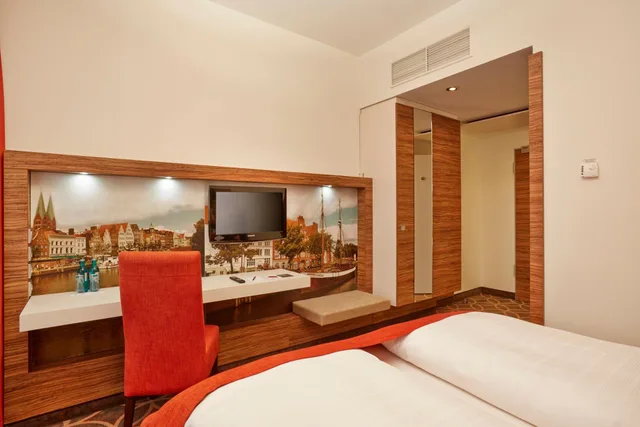 غرفة قياسية بسرير مزدوج، H+ HOTEL LUBECK 3/8