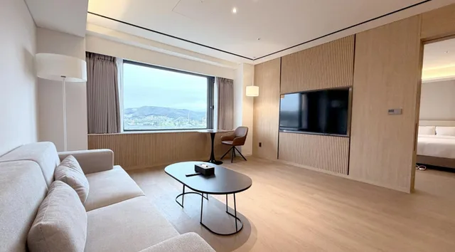 جناح بريميير بإطلالة على الجبل، The K Hotel Gyeongju 1/1