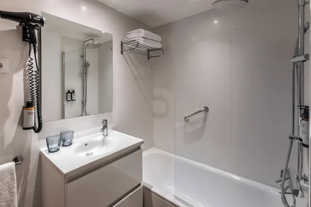 2 Bedrooms, Apartment, Twin Beds, Sol Puerto Marina 2/5