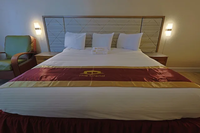 غرفة بسرير كينج لذوي الإعاقة، The Grand by Capital O Texarkana I-30 9/10