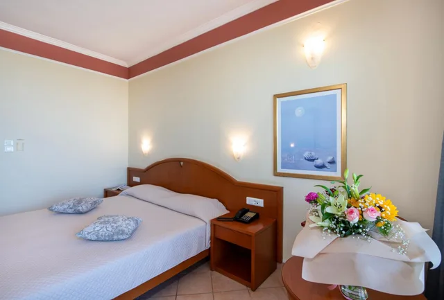Standard, Double or Twin Bed, Side Sea View، Hydramis Palace 2/3