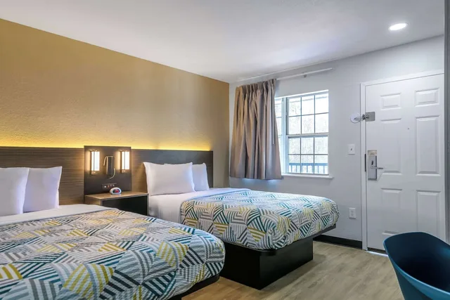 غرفة قياسية بسريرين مزدوجين، Motel6 Columbus, GA - Columbus Airport 2/4