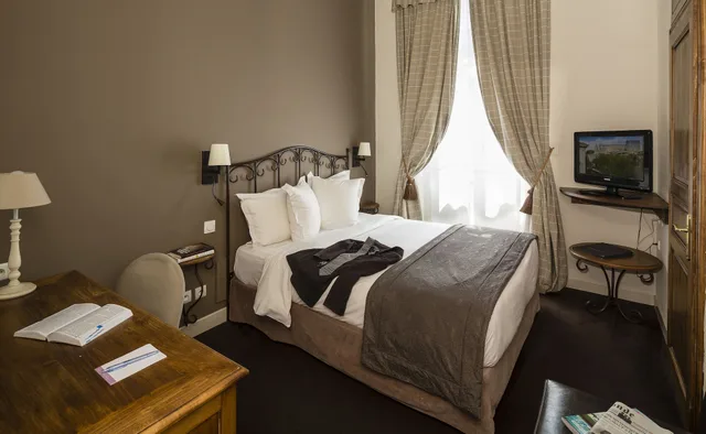 غرفة تقليدية بسرير مزدوج، Hotel de l Horloge 8/9
