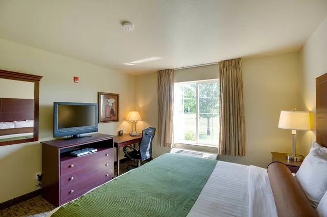 غرفة قياسية بسرير كينج، Cobblestone Inn & Suites - Clintonville 3/7