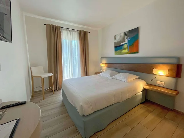 Comfort, Queen Bed, Hôtel Les Mouettes 3/5