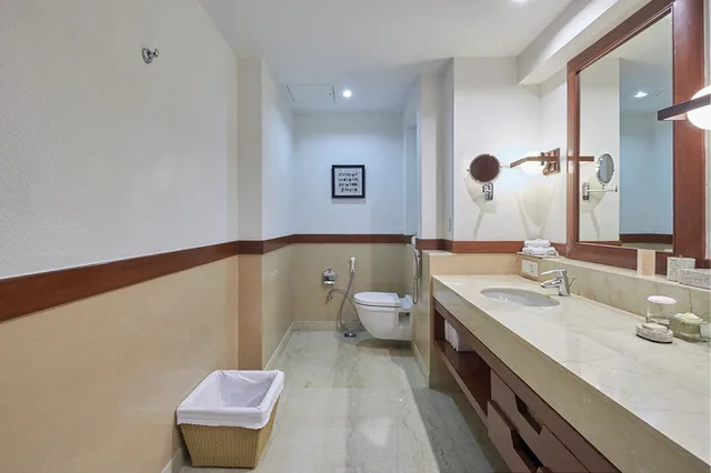 غرفة ديلوكس بسريرين منفصلين وسرير كينج، Jaypee Greens Golf And Spa Resort 4/4