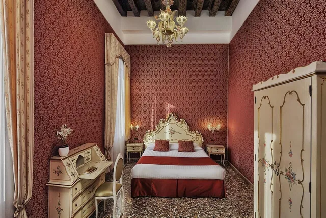 غرفة عائلية بإطلالة على القناة، Hotel Tre Archi 2/3