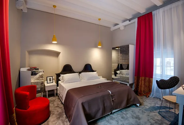 غرفة سوبيريور بسريرين منفصلين، Xii Century Heritage Hotel 4/7