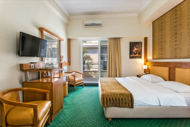 غرفة سوبيريور بسرير مزدوج أو سريرين منفصلين، Athens Cypria Hotel 1/2