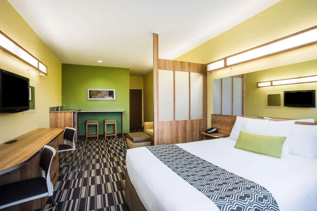 جناح بسرير كوين، Microtel Inn Suites By Wyndham Opelika 1/3