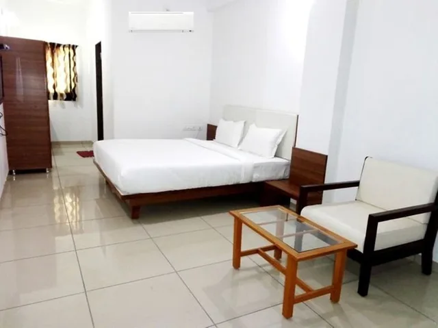 غرفة ديلوكس بسرير مزدوج، Hotel Ashray Inn Express 3/4