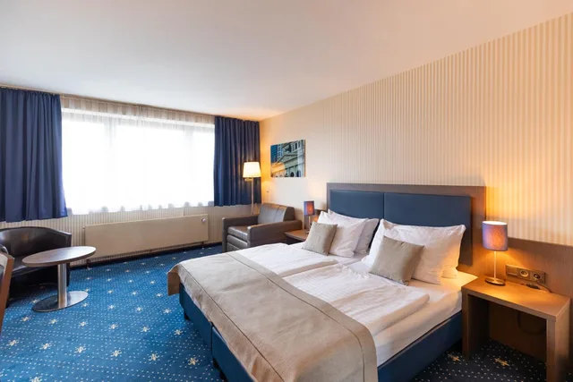 غرفة بسرير مزدوج، Garner Hotel Frankfurt Palmengarten by IHG 1/3