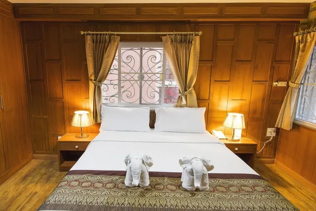 Deluxe, Queen Bed, Orchid Resort 2/2