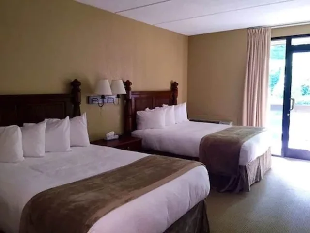 Lodge, 2 Queen Beds, Main Building، Fontana Village Resort 3/5