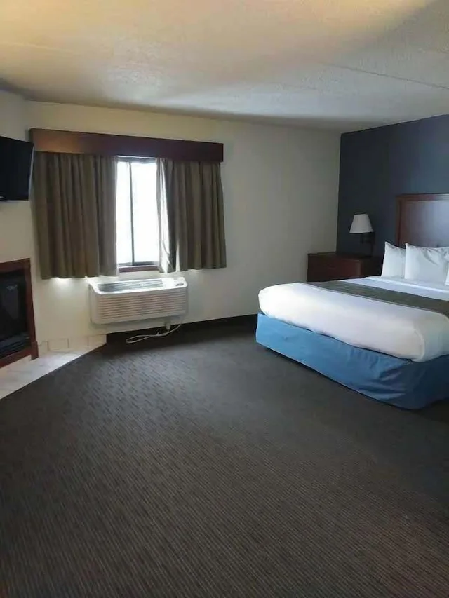 غرفة ديلوكس بسرير كينج لذوي الإعاقة، AmericInn by Wyndham Windsor Ft. Collins 2/4