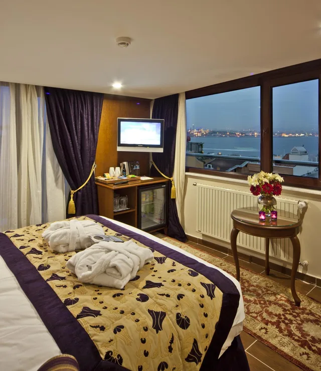 جناح تنفيذي بسرير كوين مع أريكة، Glk Premier Acropol Suites Spa Ex Best Western Premier Acropol Suite 2/3