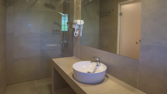 غرفة ديلوكس بسرير كينج بإطلالة على الحديقة، Akron Seascape Resort 8/10