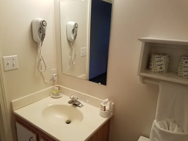 جناح بسرير كوين، Affordable Suites of America 1/2