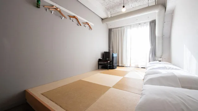 غرفة يابانية بفرشتي فوتون، Imano Tokyo Hostel 2/3