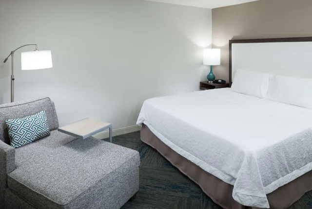 غرفة بريميوم، Hampton Inn Los Angeles-Orange County-Cypress 1/3