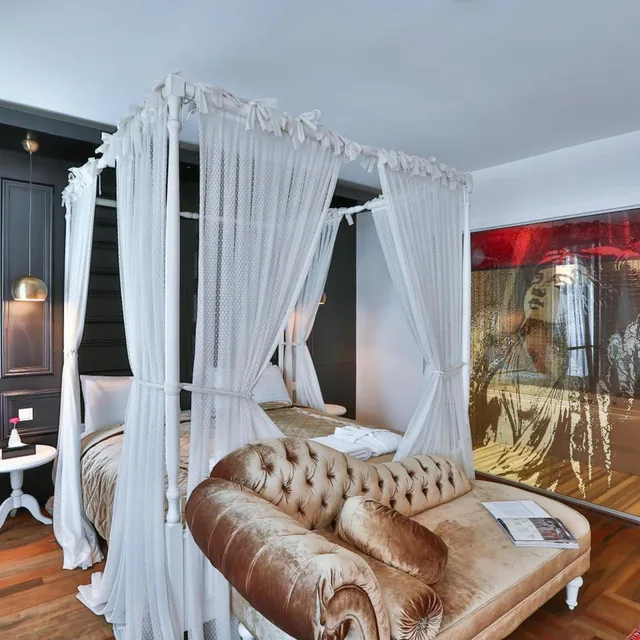 جناح بسرير كينج بحوض استحمام، Senatus Hotel 4/5