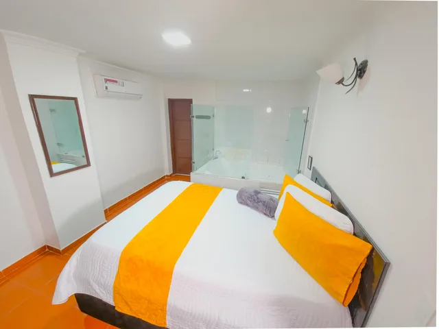 جناح، Hotel Avenida 3 Real 3/7