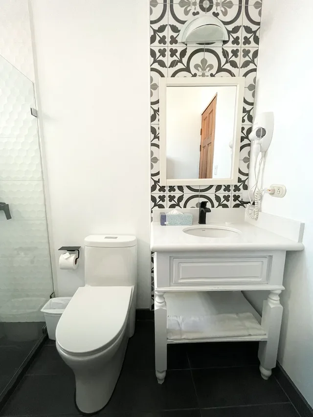 جناح بسرير كينج، Fleur De Lys Hotel 9/10