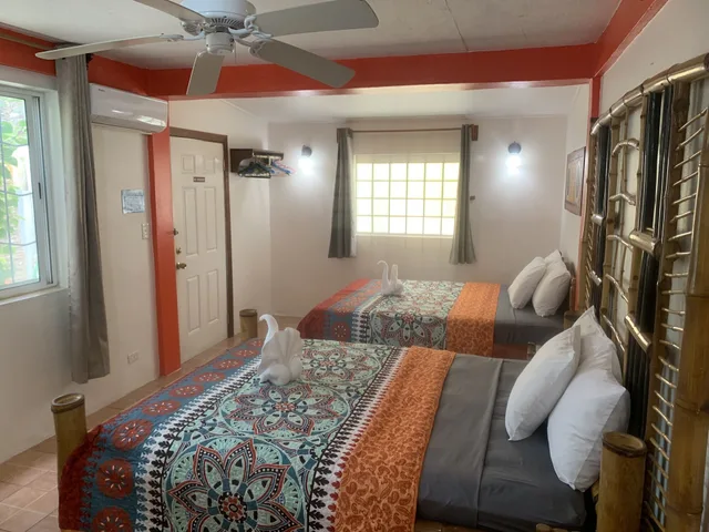 Standard, 2 Queen Beds, Courtyard Area، All Seasons Guest House 5/10