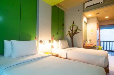 Max Happiness, Twin Beds, Smoking، Maxonehotels At Sabang 1/1