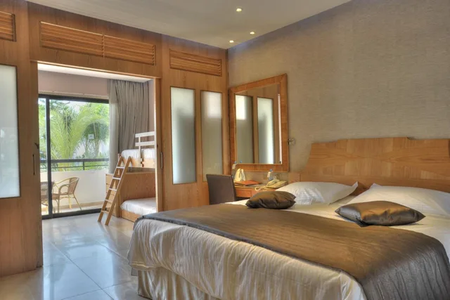 جناح جونيور، Adams Beach Hotel and SPA 1/4
