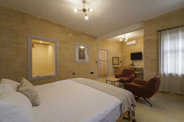 جناح، Henna Konak Hotel 5/10