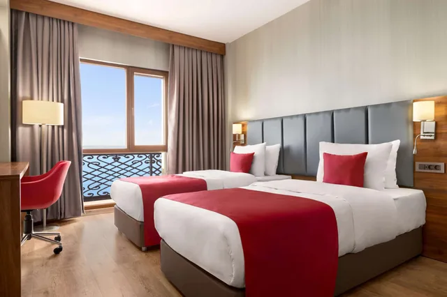 غرفة قياسية بسريرين منفصلين، Ramada By Wyndham Van 2/4