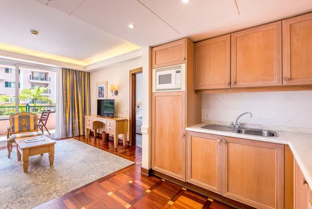 جناح بسرير مزدوج بشرفة مع أريكة، Pestana Royal Premium All Inclusive Ocean And Spa Resort 4/6
