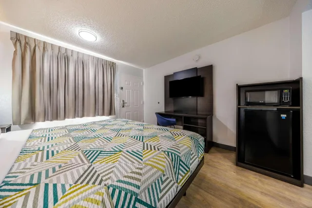 غرفة بسرير كينج، Motel6 Fort Worth, TX - East 5/7