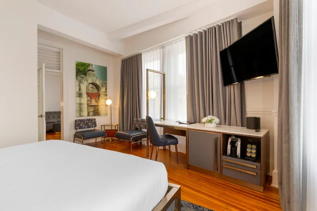 جناح بسرير كينج، Hotel Gibbs Downtown San Antonio Riverwalk 1/2
