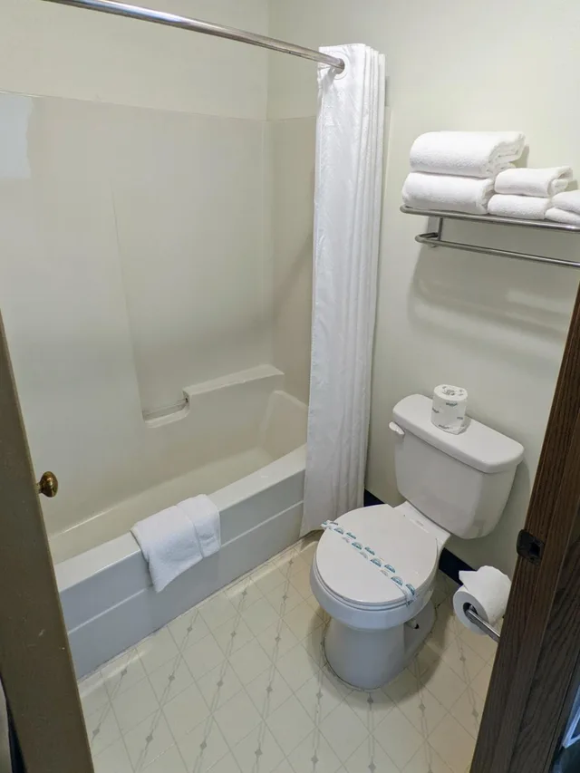 غرفة بسرير كينج، Fairground Inn Monroe WA 9/10