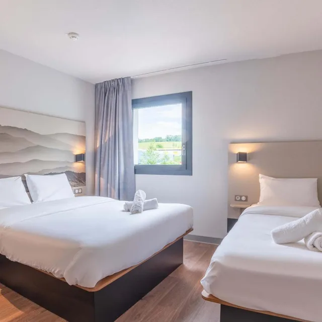 Room, Triple, B&B HOTEL Aix-les-Bains 1/10