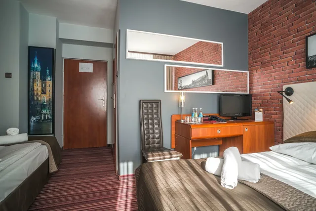 غرفة ثلاثية بثلاثة أسرّة، Delta Hotel 4/7