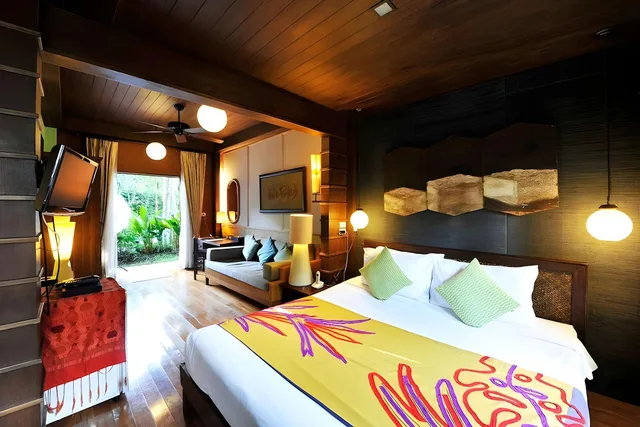غرفة تنفيذية، Zantiis Ndol Villas 2/2