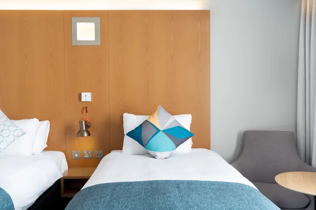 غرفة بريميوم بسرير كوين في الطابق العلوي، Holiday Inn Bournemouth 9/10