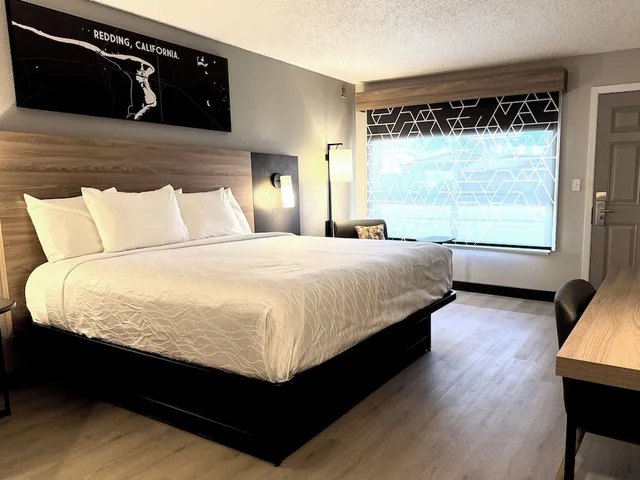 Classic, King Bed, Courtyard View, Thunderbird Lodge 1/8