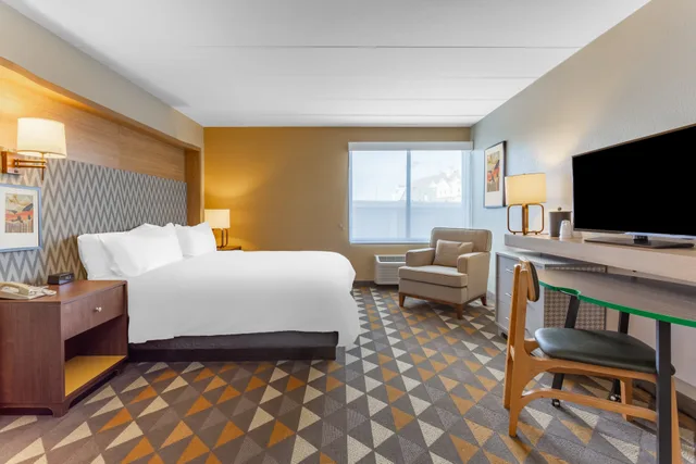 جناح بجاكوزي، HOLIDAY INN ROCKFORD 2/3