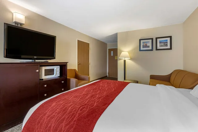 جناح بسرير كينج مع أريكة لذوي الإعاقة، Comfort Inn & Suites North Tucson Marana 3/6