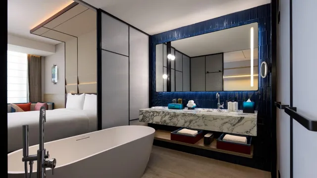 Room, 2 Queen Beds, Theme Park View، Canopy by Hilton Shanghai Belfry Plaza 4/8
