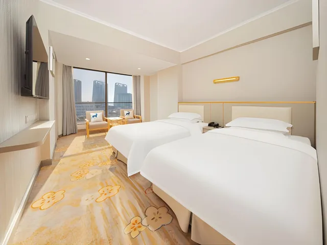 Leisure, Twin Beds, Panoramic Floor، Guangdong Hotel Zhuhai Ex Guangdong Regency 2/3